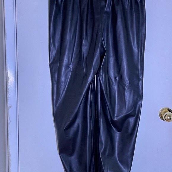 Karl Lagerfeld size M black pleather sweat pants - Picture 12 of 12